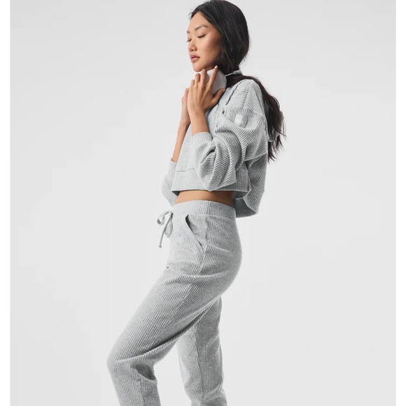 ALO Yoga Tops - ALO Muse Lounge Set